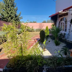 https://maison-dhtes-la-ferme.hotelfesmorocco.com